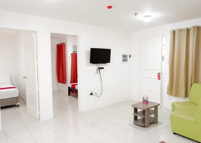 Reddoorz Plus @ Zapatera 2 ホテル 3*