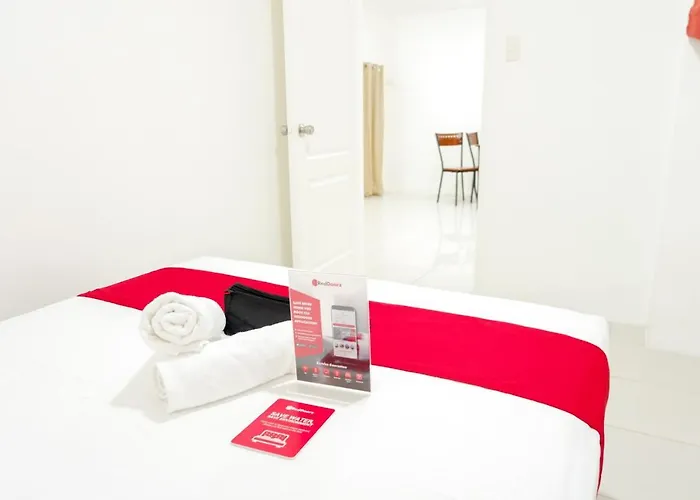 Reddoorz Plus @ Zapatera 2 セブ市