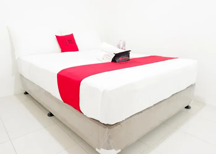 Reddoorz Plus @ Zapatera 2